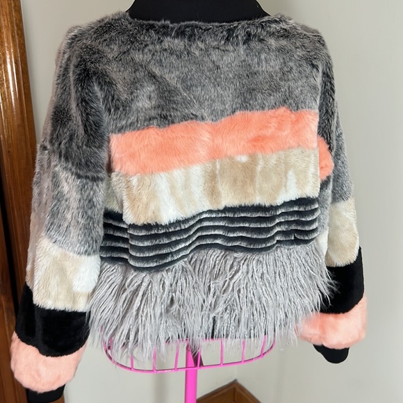 Ladies faux fur jacket - Picture 4 of 5